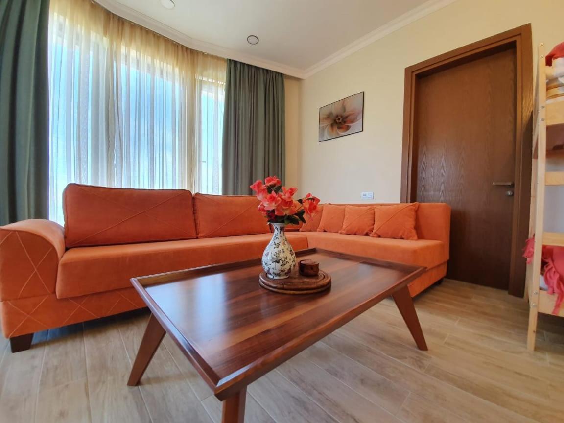 Guest House Botanical Paradise ชูวาเนคอนต์สกี ภายนอก รูปภาพ