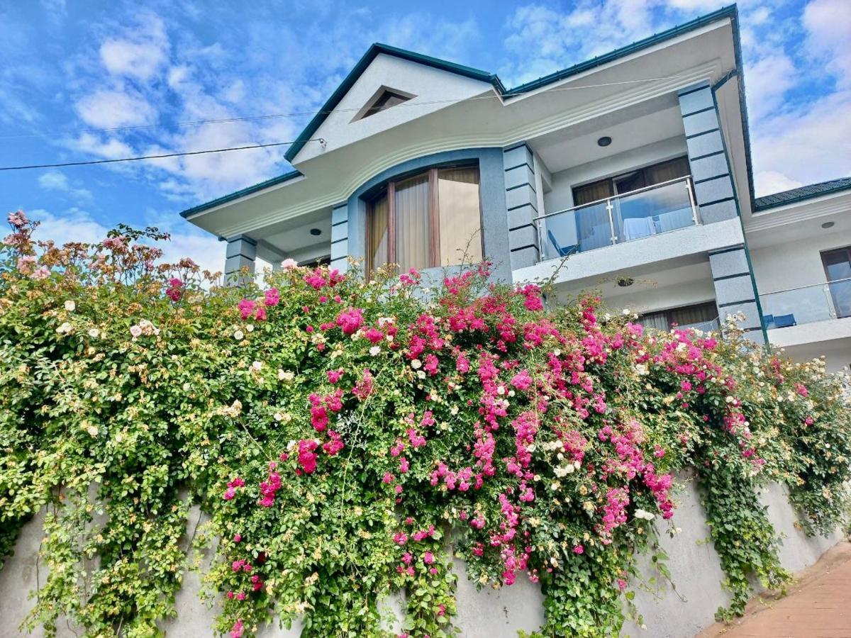 Guest House Botanical Paradise ชูวาเนคอนต์สกี ภายนอก รูปภาพ