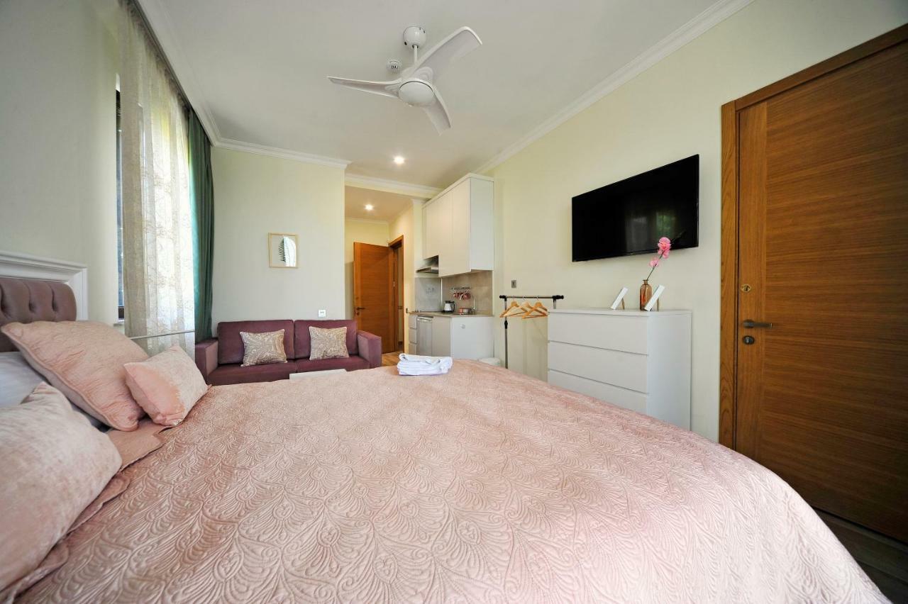 Guest House Botanical Paradise ชูวาเนคอนต์สกี ภายนอก รูปภาพ