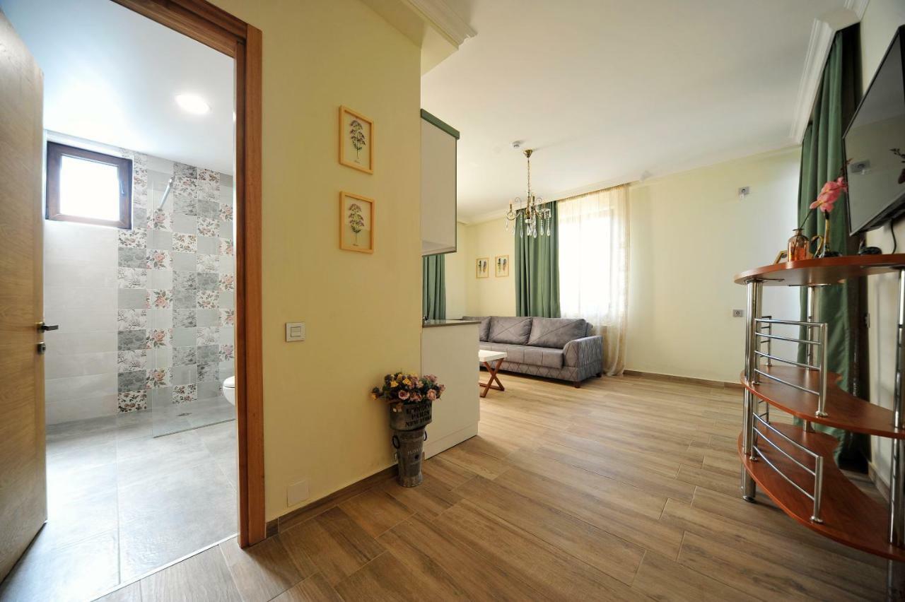 Guest House Botanical Paradise ชูวาเนคอนต์สกี ภายนอก รูปภาพ
